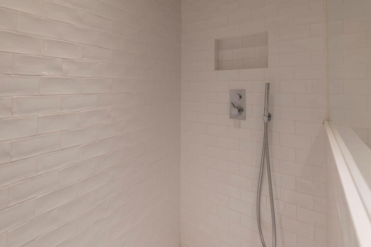 Spacious Apartment Rated 4 Stars In The Heart Of The Old Town آنسي المظهر الخارجي الصورة